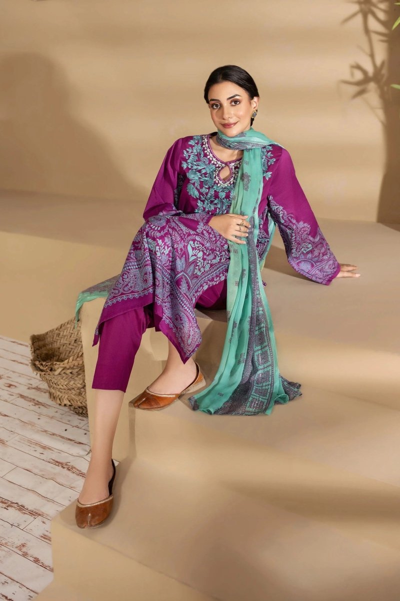 Limelight Embroidered Cambric Pakistani 3 Piece Suit LIM351-Designer dhaage