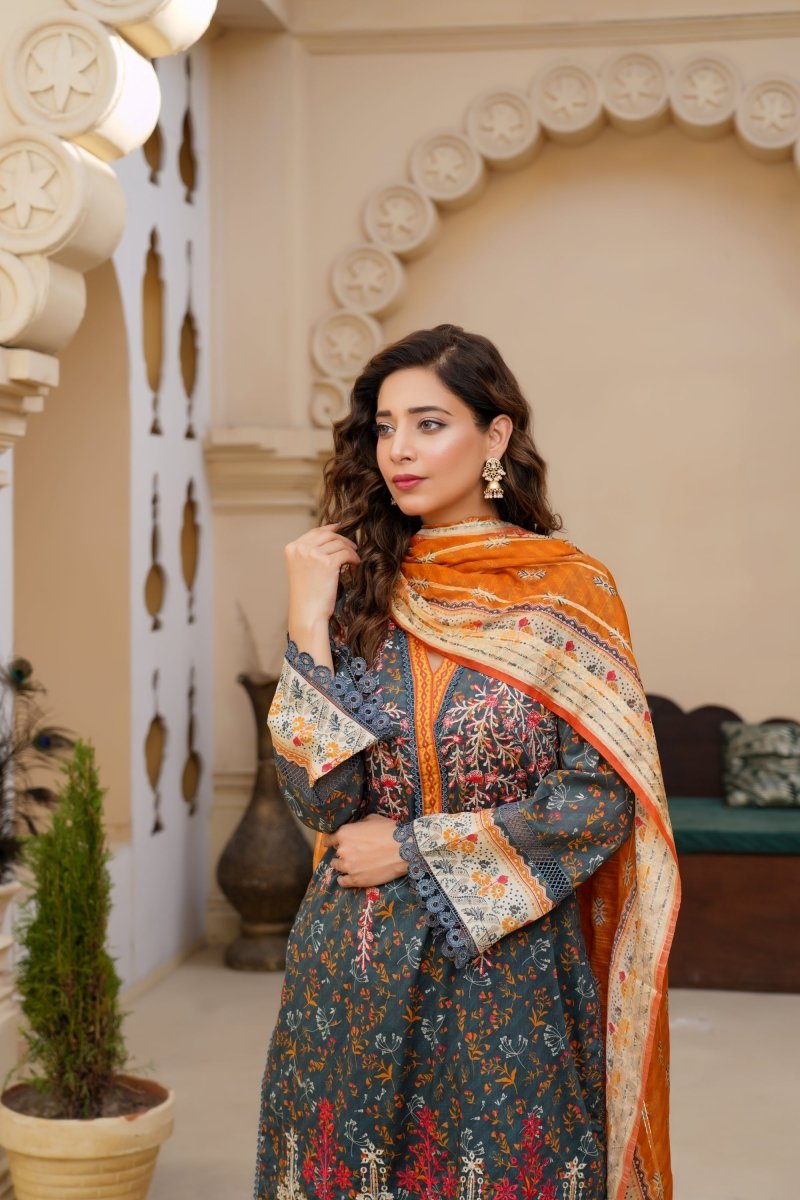 Munira Lawn 3 Piece Pakistani Suit MUN578 - Designer dhaage