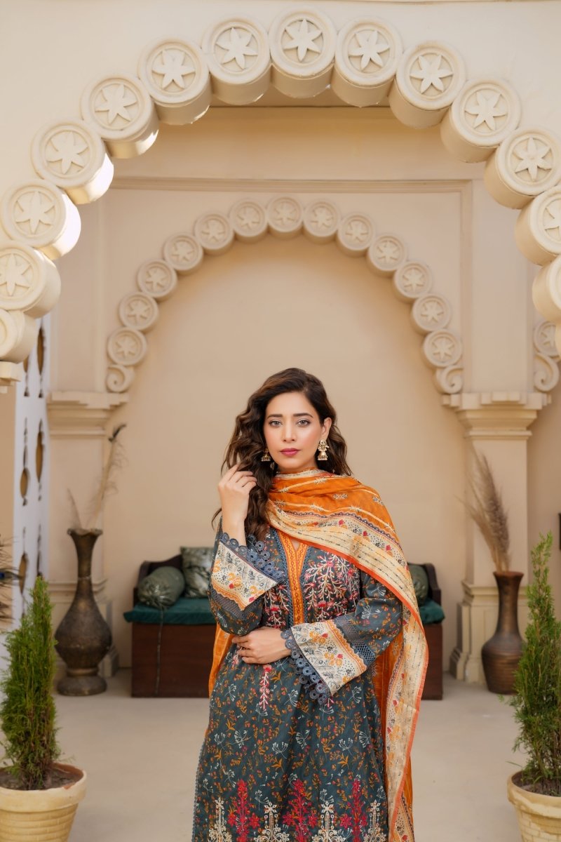 Munira Lawn 3 Piece Pakistani Suit MUN578 - Designer dhaage